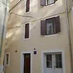 Apartment Varos Zadar
