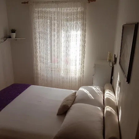 Varos Ζαντάρ