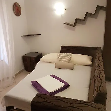 Varos Ζαντάρ